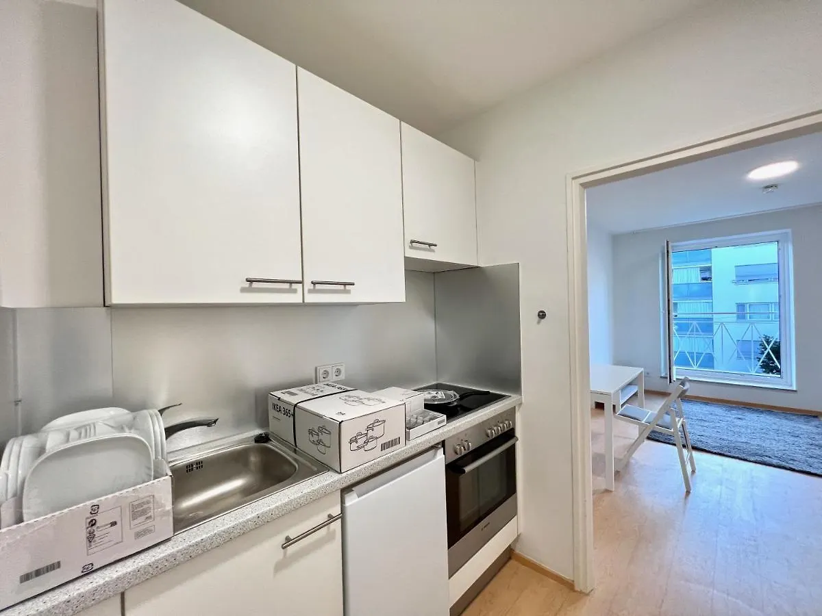 Zentral Gelegene Wohnung - 1 Min Von Der U-Bahn Entfernt Munique Apartamento